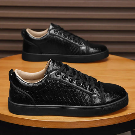 2026 Spring New Shoes for Men Leather Casual Shoes Fashion Pattern Flat Skateboard Shoes Street Cool Lace-up Sneaker
