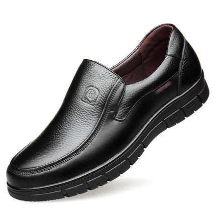 Scarpe estive nuove da uomo in pelle con suola morbida Scarpe basse casual Scarpe da passeggio per esterni Scarpe comode in morbida pelle alla moda Mocassini