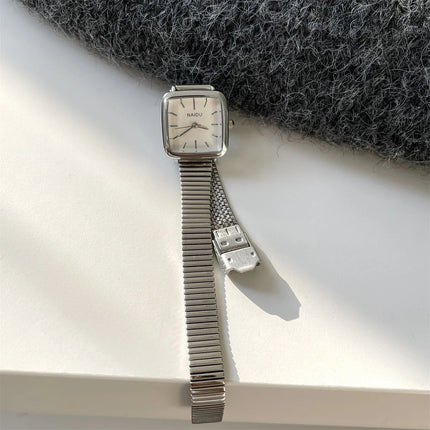 Orologio al quarzo semplice di marca per donna Orologi da donna regalo di lusso retrò Orologi da polso con cinturino in acciaio inossidabile regolabile con quadrante piccolo platinumshop
