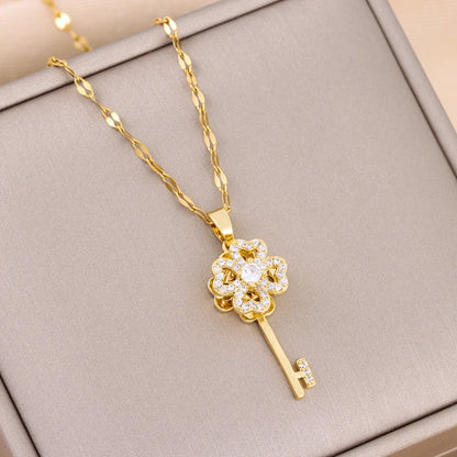 Nuova collana con ciondolo in cristallo di zircone alla moda per le donne Commercio all'ingrosso di gioielli con catena clavicola in acciaio inossidabile color oro dolce femminile