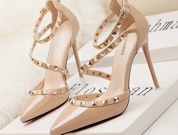 Semplice Sexy discoteca danza tacchi sottili tacchi alti bocca superficiale rivetto a punta sandali Casual vuoti tacchi alti da donna classici platinumshop