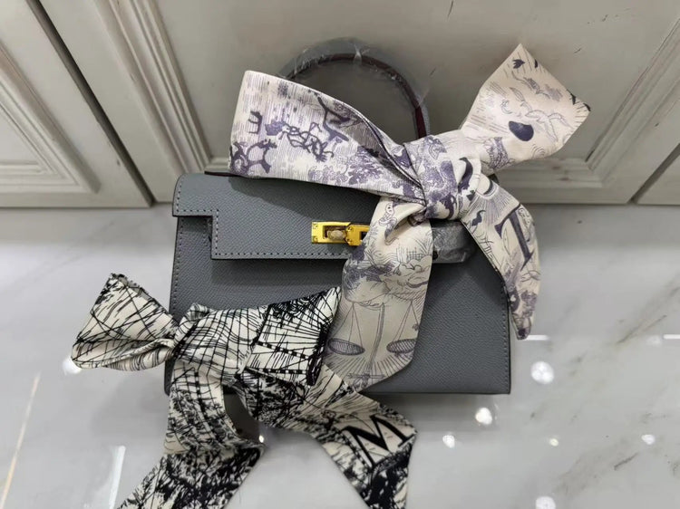 Women's bag Luxury brand bag Shoulder bag Women's handbag Bag for Woman of Genuine Leather in Gold or Silver Buckle Designer Bag PlatiNum