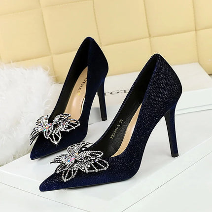 BIGTREE Scarpe Designer Nuove donne Décolleté Strass Farfalla Nodo Punta a punta Flock 10CM Tacchi sottili Scarpe da donna mature super alte