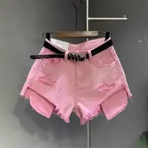 Nuovo stile di pantaloncini di jeans strappati con tasche lavate sfilacciate e piedi larghi