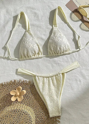 Costume da Bagno Sexy con Fiori Bianchi in Rilievo, Micro Bikini a Perizoma per Donne, Collezione 2026, Set Bikini Triangolo con Lacci platinumshop