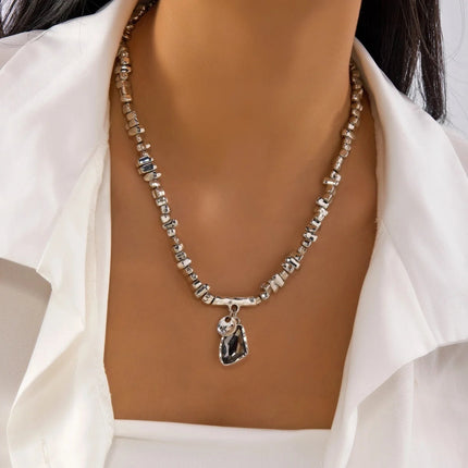 Set di bracciali con collana con pendente in cristallo grigio irregolare semplice barocco Set di gioielli con perline color argento estetico delicato per donna uomo platinumshop