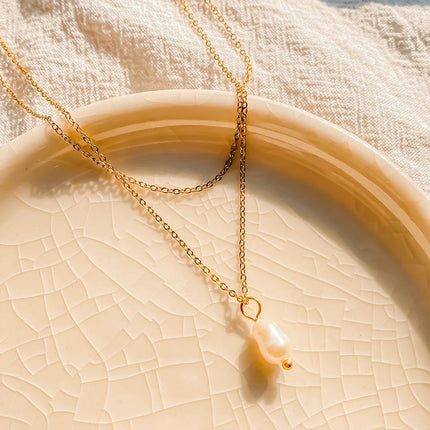 eManco Minimalist Freshwater Pearl Necklace Women Girls 14K Gold Plated Stainless Steel Double Layer Necklace Wedding Jewelry PlatiNum