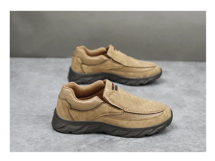 Scarpe Casual in pelle da uomo mocassini traspiranti Sneakers da uomo 2024 nuove scarpe da ginnastica piatte in pelle comode da uomo scarpe da uomo