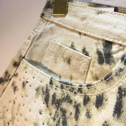 2025 Abiti estivi, Nuovi pantaloncini di jeans con bordo ruvido indossato a vita alta con perforazione a caldo per l'industria pesante, pantaloni caldi da donna