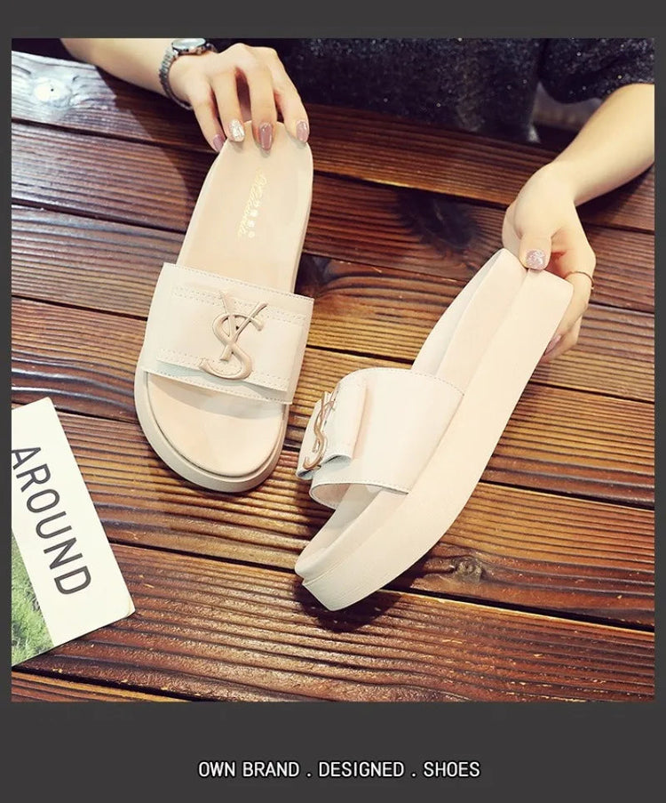 2025 Summer New Women's Fashion Letter Designer Sandals Casual Thick Bottom Round Toe Leather Beach Shoes Женские Сандалии PlatiNum