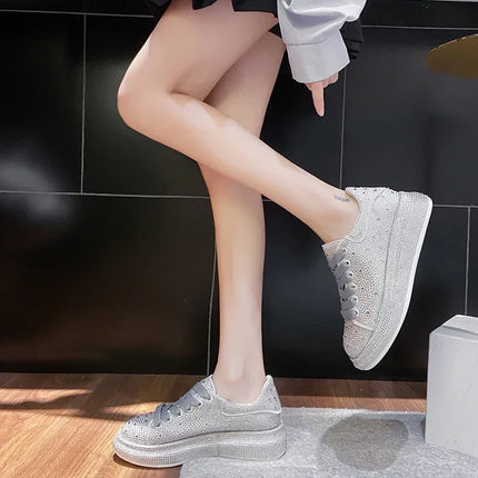 NEW Brand Women Fashion Casual Glitter Sparkling Sneakers Women Encrusted Lace Up Shoes White Sole Fashion Street Sneakers Shiny