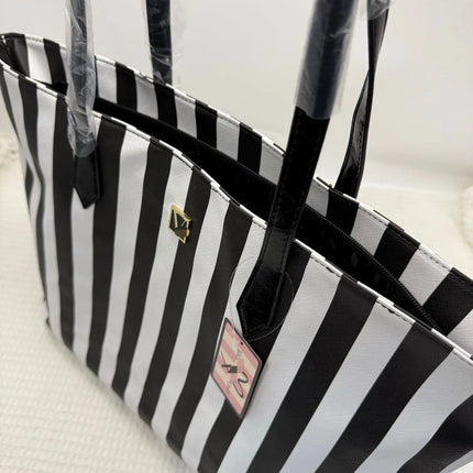 New Lightweight Striped Shoulder Bag, Women's Outdoor Bucket Bag, Oxford Fabric, Large Size with Zipper Closure