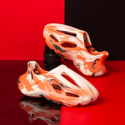 Pantoufles compensées camouflage unisexe Matériau souple EVA Technologie de moulage par injection Chaussures de plage décontractées pour hommes et femmes