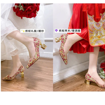 Moda di lusso Rivetto Fibbia Cintura Appartamenti Mocassino slip-on da donna Scarpe a punta Scarpe da balletto Mocassini da donna da ufficio 2025