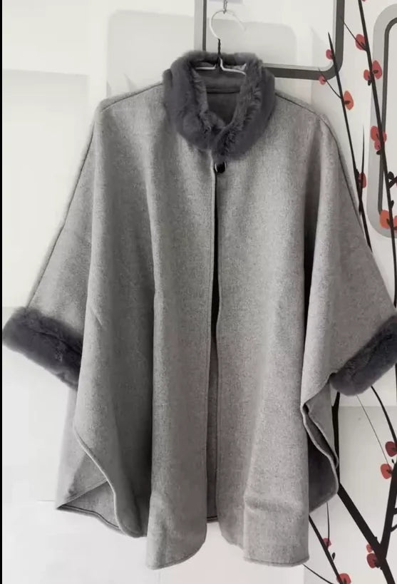 S-5XL Winter Warm Fashion Cloak Horn Buckle Woolen Poncho Capes Women Faux Rabbit Fur Dolman Sleeves Loose Long Cappa Coat