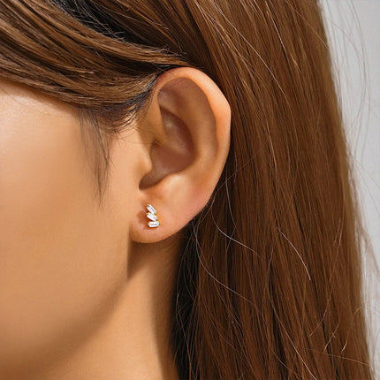 Orecchini con polsini piatti filettati con nappa tempestata di diamanti di nuovo stile, accessori per orecchie in stile europeo e americano. platinumshop