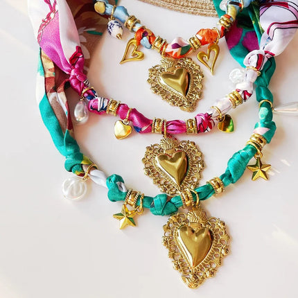 Collana bandana morbida con ciondolo a forma di fiore a forma di cuore placcato in oro per gioielli impilabili da donna e ragazza PlatiNum