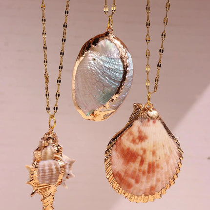 Retro Gold-Tone Shell Pendant Necklace Unique Layered DIY Fashion Jewelry for Women Perfect for Beach Vacations Gift Idea PlatiNum