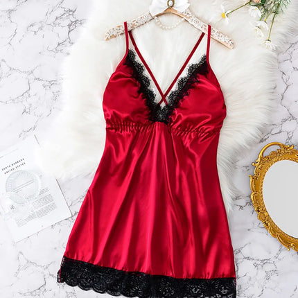 Luxe Plus - Chemise in raso rosso taglia: intricati accenti di pizzo nero, design a V profondo per un fascino romantico ed elegante. biancheria intima sexy calda
