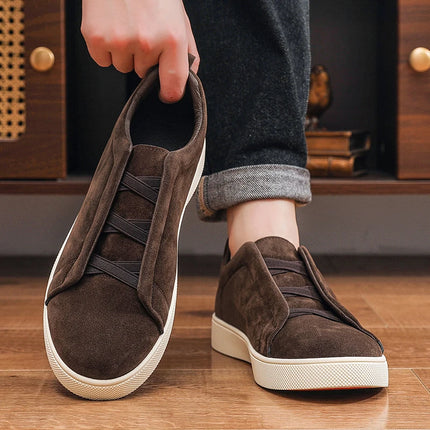 Spring men's thick soled board shoes high-quality suede leather casual sports shoes comfortable and fashionable low top shoes