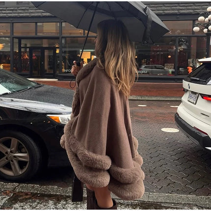Luxury Women Faux Fur Trim Cape Coat Loose Batwing Poncho Shawl Fuzzy Fur Edge Warm Winter Outerwear Party Street Lady Coats