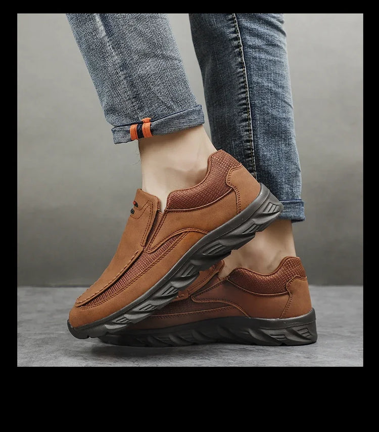 Scarpe Casual in pelle da uomo mocassini traspiranti Sneakers da uomo 2024 nuove scarpe da ginnastica piatte in pelle comode da uomo scarpe da uomo