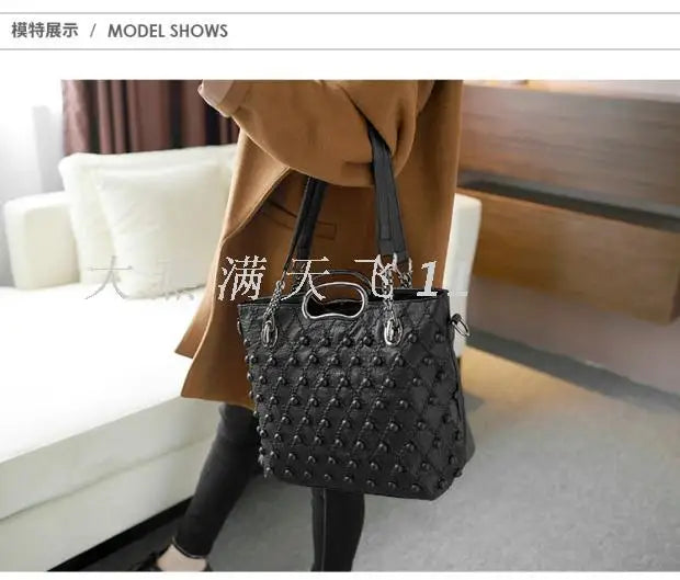 2025 new Genuine Leather Women's Handbags Fashion Soft Lady Tote Bag Shoulder Messenger Bag Large Capacity Portable Rivet Bags