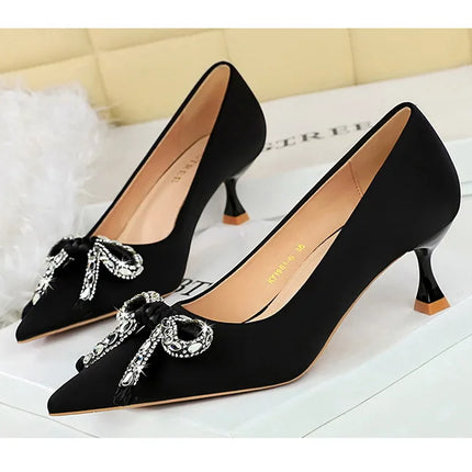 2025 nuevos tacones altos de 10 cm, zapatos de mujer con lazo de diamantes de imitación, punta puntiaguda, tacón de seda, zapatos de salón de mujer, tacón de copa de vino, zapatos de fiesta de primavera con tacón de aguja