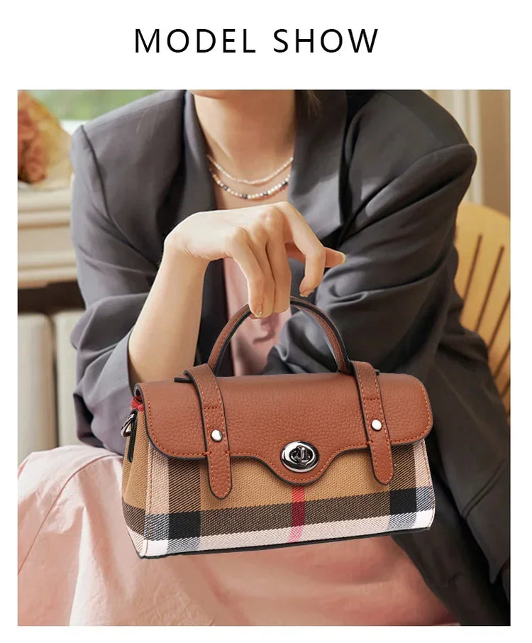 Borsa Mini Boston a Righe e Quadri in Tessuto con Finiture in Ecopelle, Chiusura a Giro e Torsione, Design con Patta, Borsa a Mano da Donna, a Tracolla, Portamonete