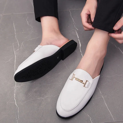 Mezze pantofole da uomo di moda 2022 Scarpe da uomo in pelle di alta qualità Muli classici Mezze scarpe antiscivolo Uomo Estate Mocassini bianchi