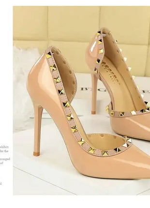 2025 Nuovo Sexy Nero Sottile Tacchi Alti 10.5 Centimetri Scarpe da Donna Testa A Punta Rivetto Pompe da Donna in Pelle Verniciata Stiletto Scarpe da Discoteca platinumshop