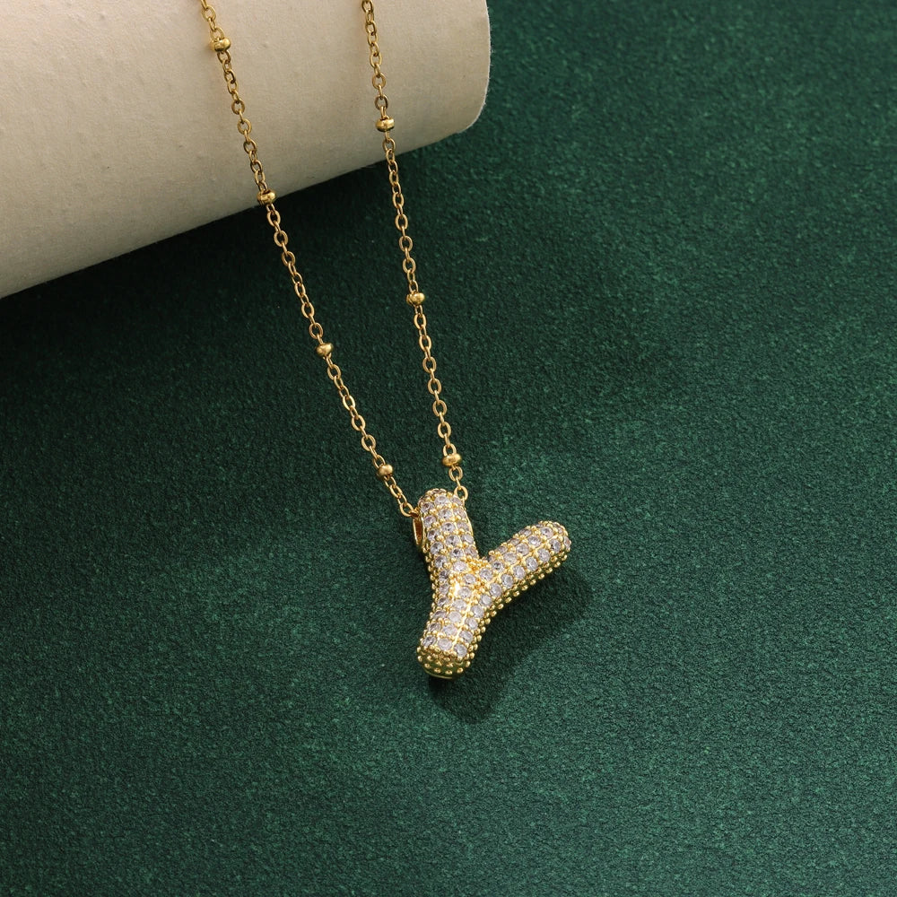 Nuove collane di lusso in acciaio inossidabile con 26 lettere inglesi in cristallo di zircone per le donne Commercio all'ingrosso di gioielli con catena girocollo femminile alla moda