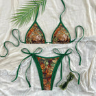 Costume da bagno bikini con stampa leopardata e bordo verde PlatiNum