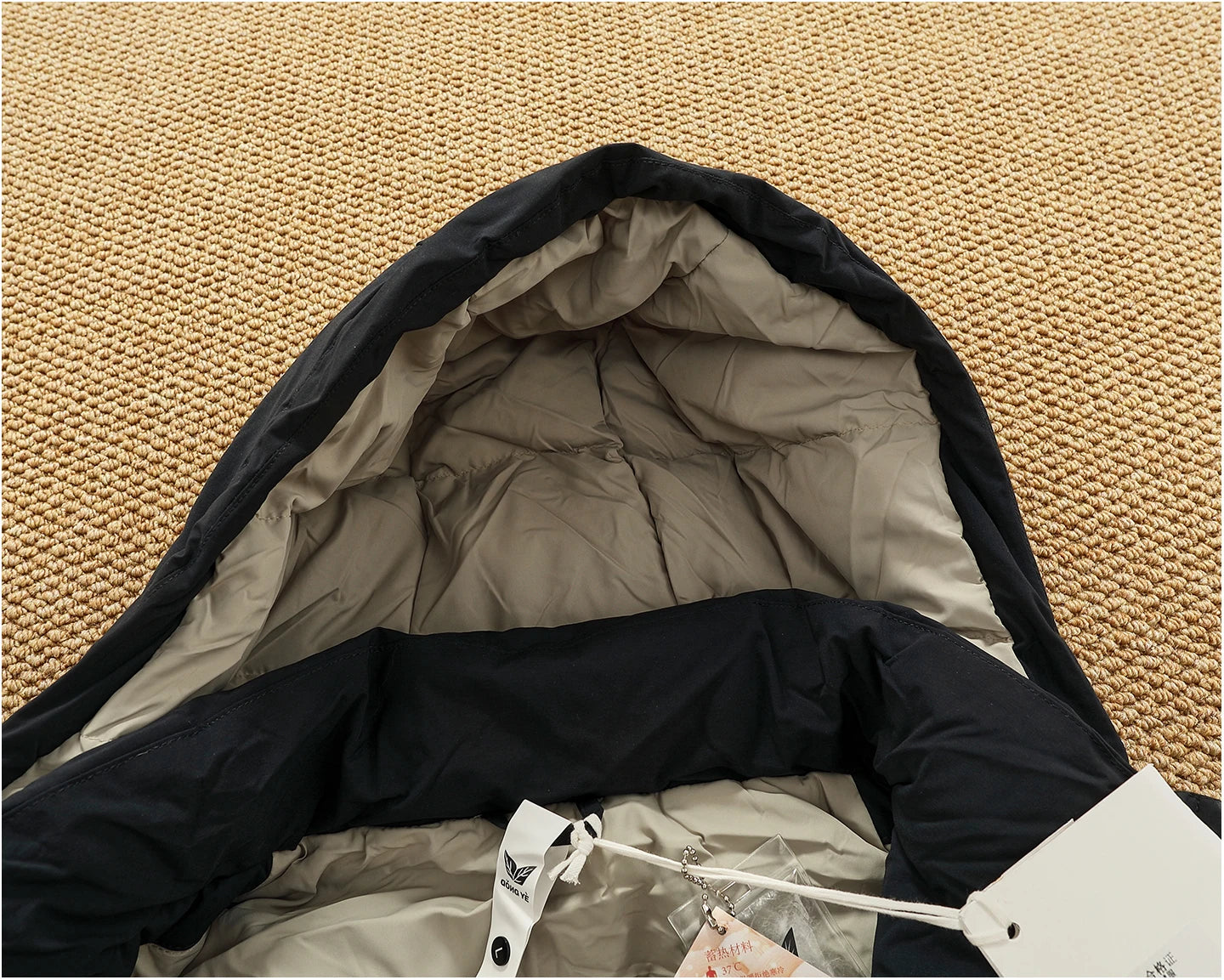 Piumino cargo imbottito in piuma d'anatra di media lunghezza retrò americano nuovo inverno con cappuccio Trench oversize spesso alla moda da uomo