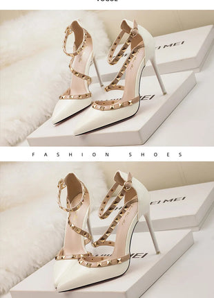 Scarpe tacco alto da donna estive in Europa e America Moda punta a punta bocca superficiale rivetto scava fuori sandali a spillo da discoteca platinumshop