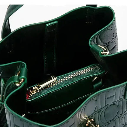 CH Large Capacity Handbag Luxury Brand Temperament Letter Print with Lock Design 2025 Trendy Women's Crossbody Bag PlatiNum