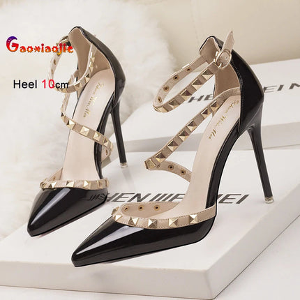 Scarpe tacco alto da donna estive in Europa e America Moda punta a punta bocca superficiale rivetto scava fuori sandali a spillo da discoteca platinumshop
