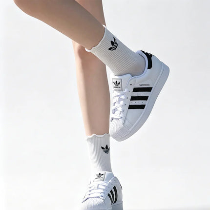 Adidas Trefoil Classic Superstar II, Sneakers Sportive Unisex Retrò con Punta a Conchiglia Trendy IH8659