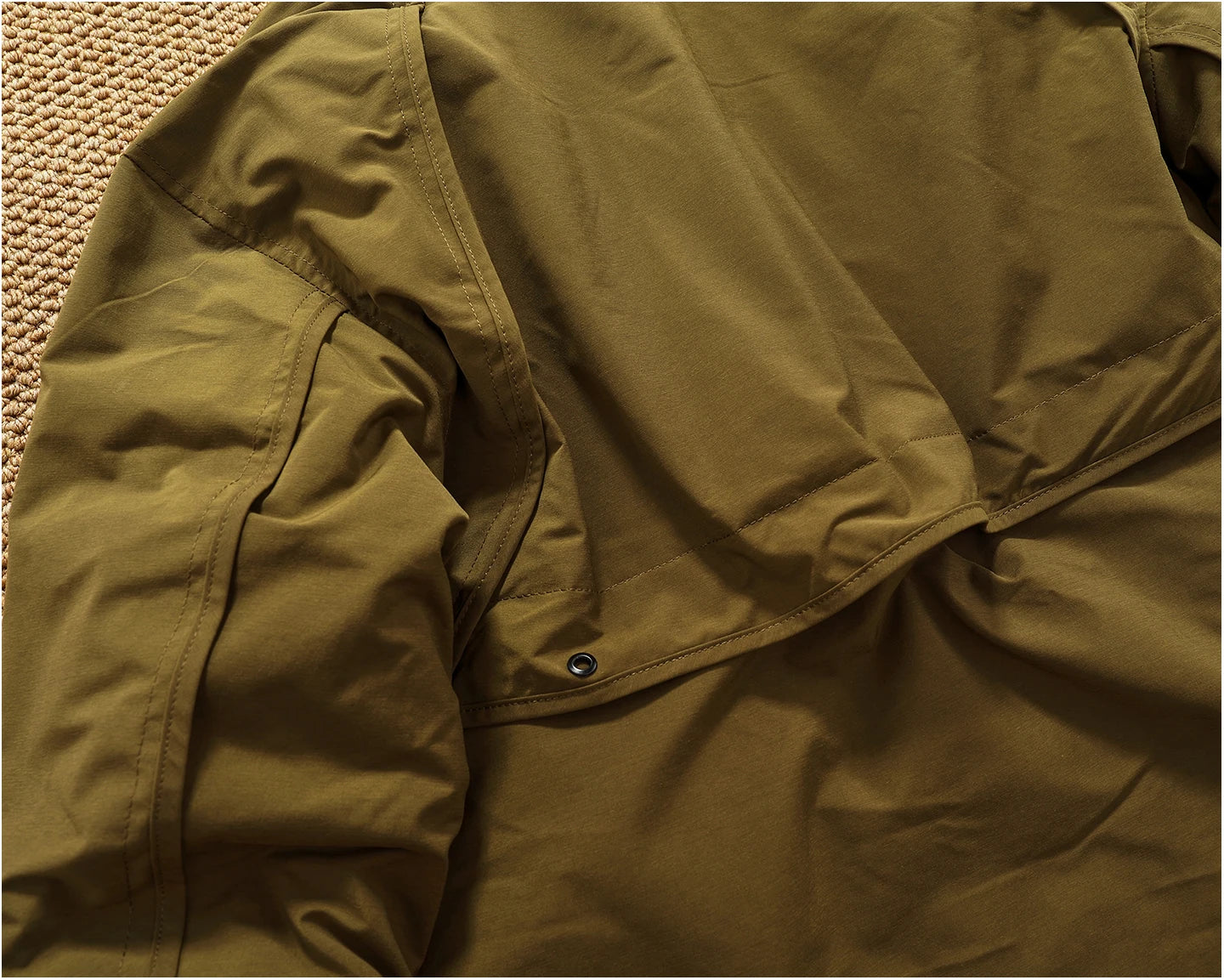 Piumino cargo imbottito in piuma d'anatra di media lunghezza retrò americano nuovo inverno con cappuccio Trench oversize spesso alla moda da uomo