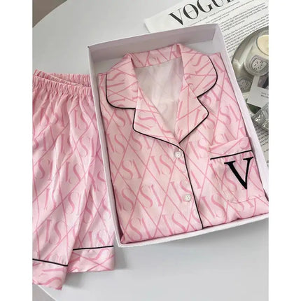 2024 NUOVI Pigiami da donna Set Pigiama di seta in raso di lusso Manica corta Indumenti da notte Per il tempo libero Vestiti per la casa Pigiami da notte per le donne platinumshop
