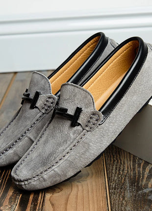 Estate nuovi mocassini in pelle scamosciata comodi appartamenti scarpe Casual da uomo traspirante Slip-On scarpe da guida in morbida pelle mocassini 2022