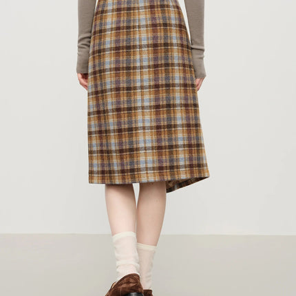 FSLE Vintage College-Inspired Asymmetrical Slit Skirt for Women Winter 2025 New Arrival Versatile Slim-Fit Design Plaid Skirts PlatiNum