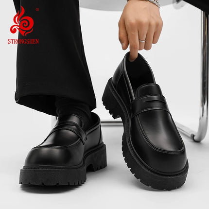 Mocassini STRONGSHEN scarpe da uomo in pelle con suola spessa scarpe da lavoro formali nere in stile britannico scarpe Casual Slip-On di lusso di moda