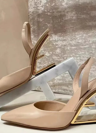 Estate Tacchi strani Scarpe da donna Design tinta unita Scarpe da donna con cinturini posteriori da viaggio Punta a punta Moda Zapatos Para Mujere