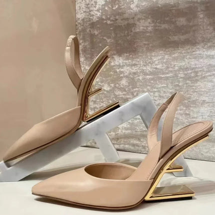 Estate Tacchi strani Scarpe da donna Design tinta unita Scarpe da donna con cinturini posteriori da viaggio Punta a punta Moda Zapatos Para Mujere