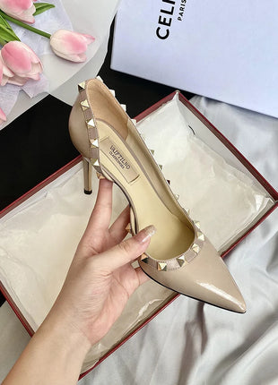 scarpe da donna di marca di lusso Sandali da donna Rivetti estivi Tacchi alti Lato vuoto Scarpe da donna da ballo in pelle moda femminile da donna
