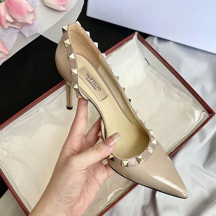 scarpe da donna di marca di lusso Sandali da donna Rivetti estivi Tacchi alti Lato vuoto Scarpe da donna da ballo in pelle moda femminile da donna