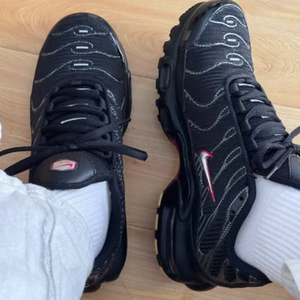 Nike Air Max Plus TN Black University Red Men Women Classic Breathable Air Cushion Running Shoes Citywalk Sneakers HF4293-001