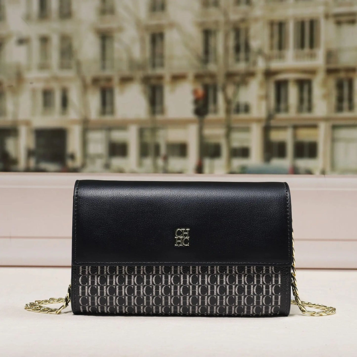 NUOVA borsa a catena da donna Carolina Herrera dal design semplice e originale, piccola borsa