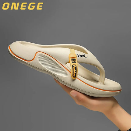 A pair of men's summer flip-flops for couples, new non-slip, wear-resistant, breathable men's slippers for outdoor wear, comfortable simple men's thick-soled shoes